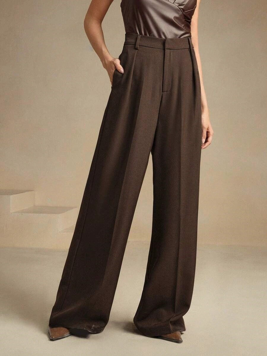 Damen Stoffhose weit geschnitten mit hohem Bund und Bundfalten - Kaffee