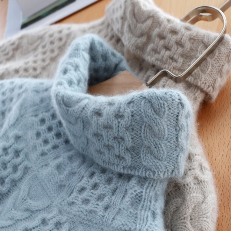 Damen Strickpullover mit Zopfmuster und weitem Rollkragen