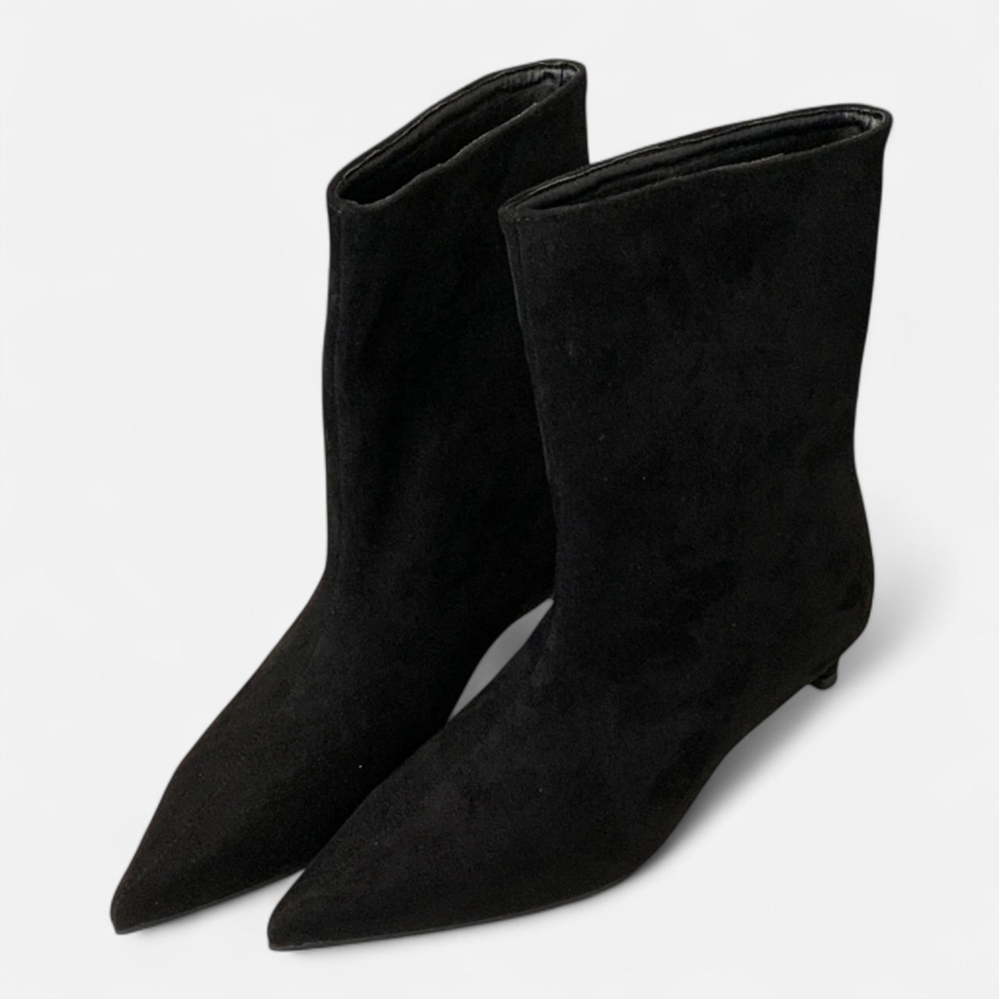 Damen Stiefelette mit spitzer Kappe und flachem Absatz - Schwarz