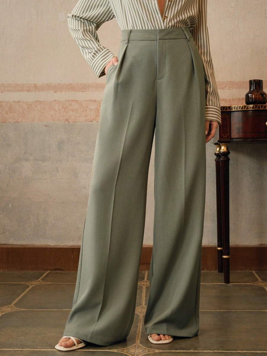 Damen Stoffhose weit geschnitten mit hohem Bund und Bundfalten - Minzgrün